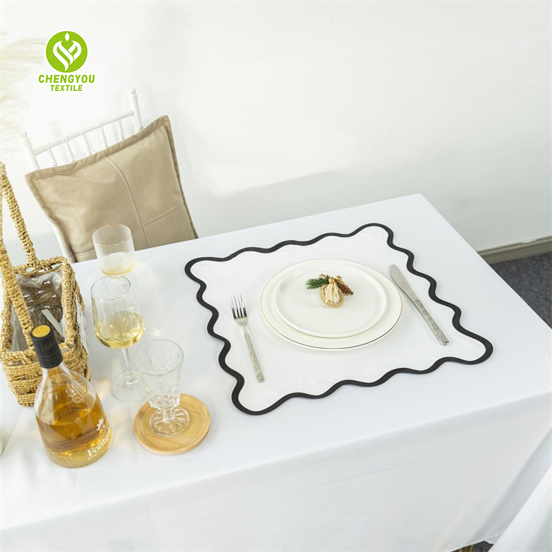 Luxury Kitchen Napkins Cotton Dinner Scalloped Linen Table Napkins Cloth with Embroidery