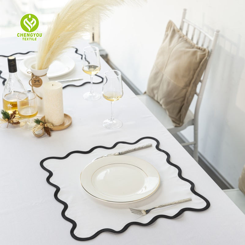 Luxury Kitchen Napkins Cotton Dinner Scalloped Linen Table Napkins Cloth with Embroidery